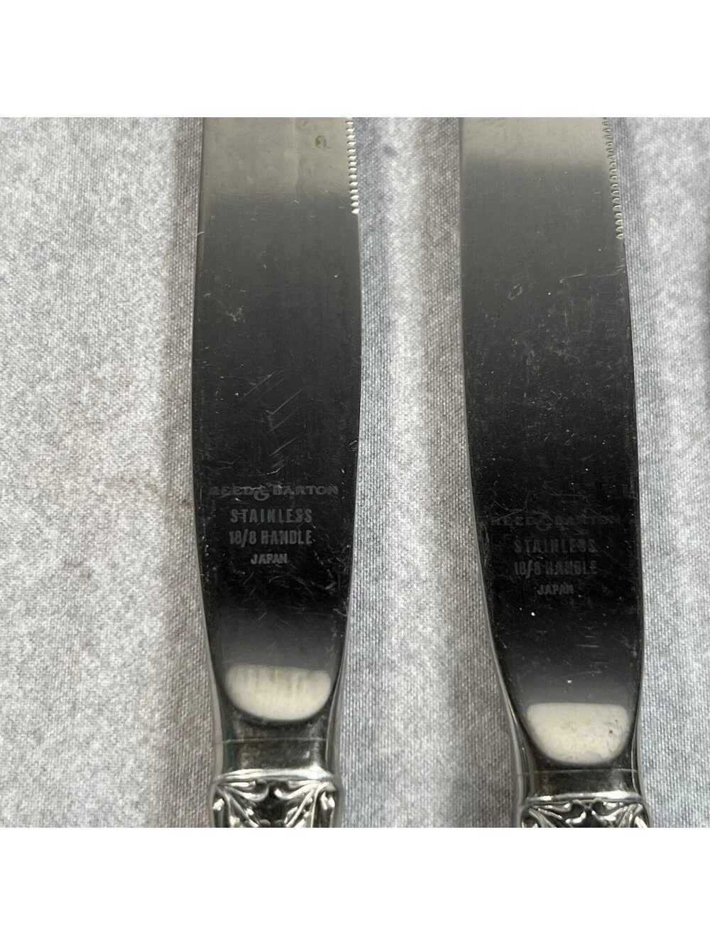 Reed & Barton  FRENCH CHIPPENDALE  Silverplate Dinner Knifes Set of 5